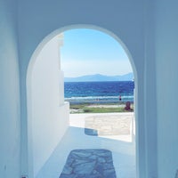 Foto tirada no(a) Mykonos Bay Hotel por iAbdallah 1. em 7/24/2022