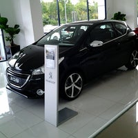 Showroom Lobby Nasim Sdn Bhd Peugeot Glenmarie Automotive Shop In Shah Alam