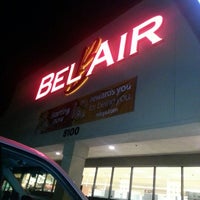 รูปภาพถ่ายที่ Bel Air โดย Cedrick H. เมื่อ 9/29/2012