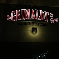 Photo taken at Grimaldi&amp;#39;s Pizzeria by Marie on 12/31/2016