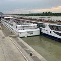Photo taken at Reichsbrücke Dock by Hawkeye on 6/16/2022