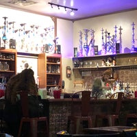 11/4/2018 tarihinde Sean M.ziyaretçi tarafından Sultana Cafe &amp;amp; Hookah Bar'de çekilen fotoğraf