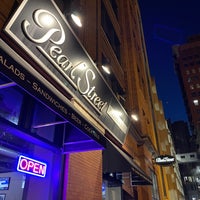 Photo taken at Pearl Street Pizzeria &amp;amp; Pub by Sean M. on 3/30/2023