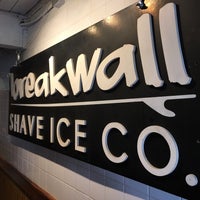 Foto diambil di Breakwall Shave Ice Co. oleh Sean M. pada 2/19/2017