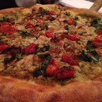 Снимок сделан в Joe Mama&amp;#39;s Pizza пользователем Dana 7/18/2014