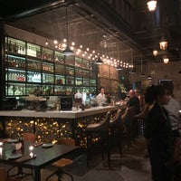 Foto tirada no(a) Urban Kitchen + Bar por nghiep n. em 2/13/2018