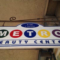 Das Foto wurde bei Metro Beauty Center von Mac M. am 12/23/2013 aufgenommen