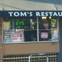 Photo taken at Tom&amp;#39;s Restaurant by Sky G. on 8/4/2016