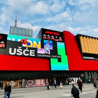 รูปภาพถ่ายที่ Ušće Shopping Center โดย Dmitry เมื่อ 11/10/2022