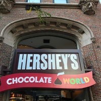 Photo taken at Hershey&amp;#39;s Chocolate World Chicago by Christian O. on 10/10/2016