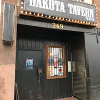 Foto tirada no(a) Dakota Tavern por Christian O. em 5/11/2018