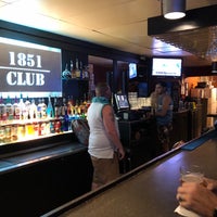 รูปภาพถ่ายที่ 1851 Club Arlington โดย Brian F. เมื่อ 8/7/2018
