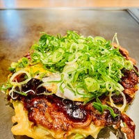 Photo taken at Okonomiyaki Kiji by Fuyu on 11/25/2022