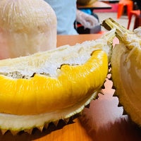 Photo taken at &amp;quot;Combat&amp;quot; Top Quality Durian by Fuyu on 12/18/2019