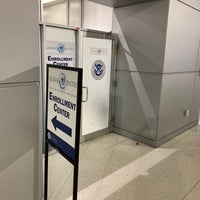 File:Global Entry Kiosk Miami International Airport (8677452049