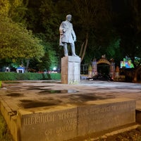 Photo taken at Alexandr Griboyedov statue| Ալեքսանդր Գրիբոյեդովի հուշարձանը by Юрий П. on 5/3/2022