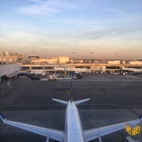 Photo taken at United First Class - LAX by Mizuno on 3/8/2017