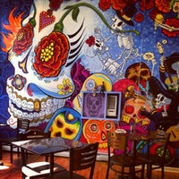 รูปภาพถ่ายที่ Tito Santana Taqueria โดย Adam R. เมื่อ 9/21/2012