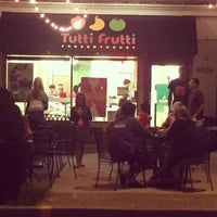 Foto tomada en Tutti Frutti  por Tutti Frutti STL el 7/6/2015