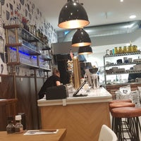 Foto diambil di Restaurant Kukeleku oleh Ger A. pada 10/12/2018