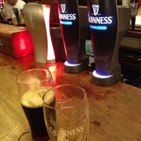 Снимок сделан в Daisy O&amp;#39;Briens Irish Bar пользователем Febby C. 10/1/2012