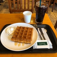 Photo taken at Tully&amp;#39;s Coffee by Tetsuji O. on 10/11/2019