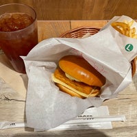 Photo taken at MOS Burger by Tetsuji O. on 4/9/2023