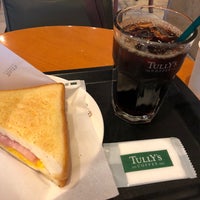 Photo taken at Tully&amp;#39;s Coffee by Tetsuji O. on 5/14/2019