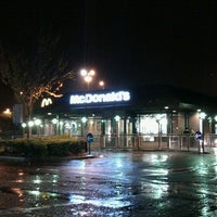 Foto tirada no(a) McDonald&amp;#39;s por North Camp S. em 11/10/2012