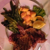 รูปภาพถ่ายที่ Raffaello โดย Joao S. เมื่อ 4/17/2014