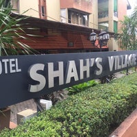 Photo taken at Shah&amp;#39;s Village Hotel by Abe V. on 11/7/2017