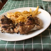 Das Foto wurde bei Restaurant Naguabo von Raúl am 8/27/2017 aufgenommen