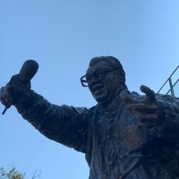 Photo taken at Harry Caray Statue by Omri Amrany &amp;amp; Lou Cella by Dave S. on 10/9/2021