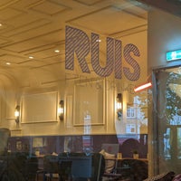 Foto diambil di Cafe Ruis oleh Cassi M. pada 9/17/2022