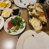 Foto diambil di Şefin Yeri Restaurant oleh Mustafa Ş. pada 8/8/2023