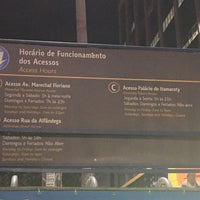 Photo taken at MetrôRio - Estação Presidente Vargas by Pamela B. on 5/4/2016