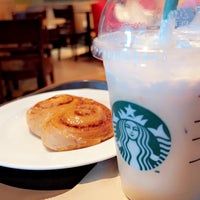 Photo taken at Starbucks by Amin 🐋 on 9/24/2022