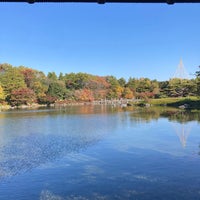 Photo taken at 昭和記念公園 日本庭園 by Gunita on 11/21/2023