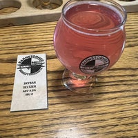 Photo taken at Barnstormer Brewing and Pizzeria by Oscar J. on 10/30/2022