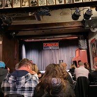 รูปภาพถ่ายที่ Zanies Comedy Club โดย Carly K. เมื่อ 11/3/2019