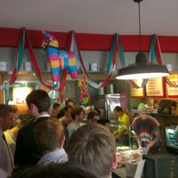 Foto diambil di Zapatista Burrito Bar oleh Darren M. pada 7/5/2013