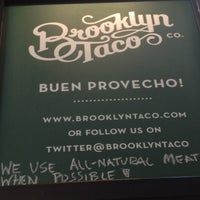 3/23/2013 tarihinde Joey T.ziyaretçi tarafından Brooklyn Taco Company'de çekilen fotoğraf