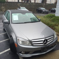 Das Foto wurde bei Mercedes Benz Of Greensboro von Kelly W. am 9/27/2015 aufgenommen