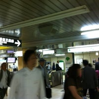 Photo taken at METRO&amp;#39;S 大手町駅 千代田線ホーム代々木上原寄り店 by Hiroki K. on 9/27/2012