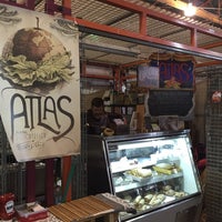 6/14/2015에 Hector G님이 Atlas Meat-Free Deli에서 찍은 사진