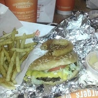 Снимок сделан в BurgerBurger пользователем Charlotte M. 11/20/2012