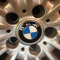 รูปภาพถ่ายที่ BMW of Ramsey โดย Theda S. เมื่อ 4/13/2013