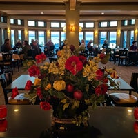 Das Foto wurde bei Waterfront Restaurant von Nikki P. am 10/1/2022 aufgenommen