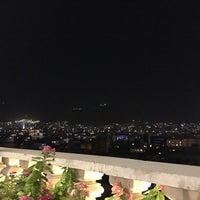Photo taken at Leon (The Roof) by Alireza J. on 9/30/2016