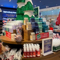 Photo taken at Bath &amp;amp; Body Works by Rommel R. on 11/29/2020